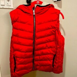 Gap red hooded vest, size Large